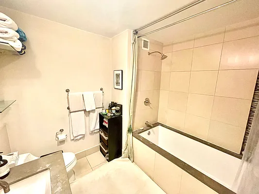 Rented by Addison Property Group | media 36