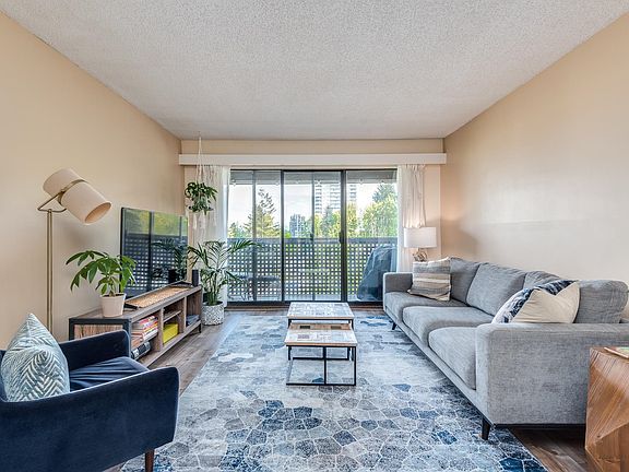 5th image of 340 Ginger Dr #409