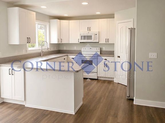5th image of 3328 S Malad Dr