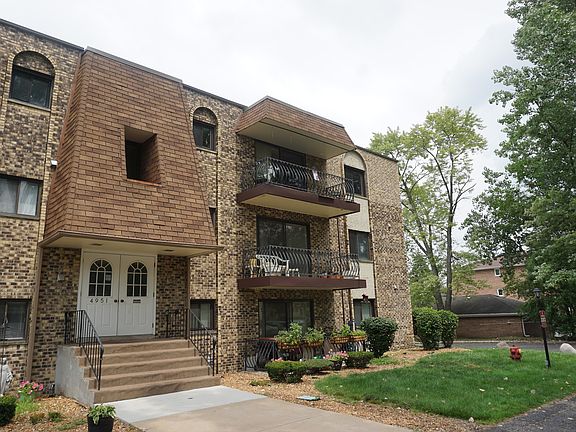 2nd image of 4951 134th Pl APT 2C