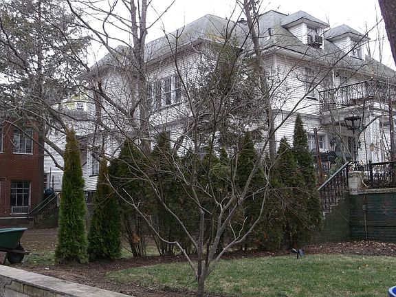 2nd image of 212-214 Elwood Ave
