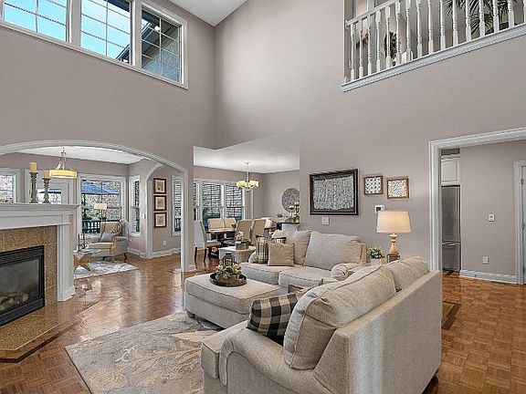 4th image of 978 Arcadia Blvd