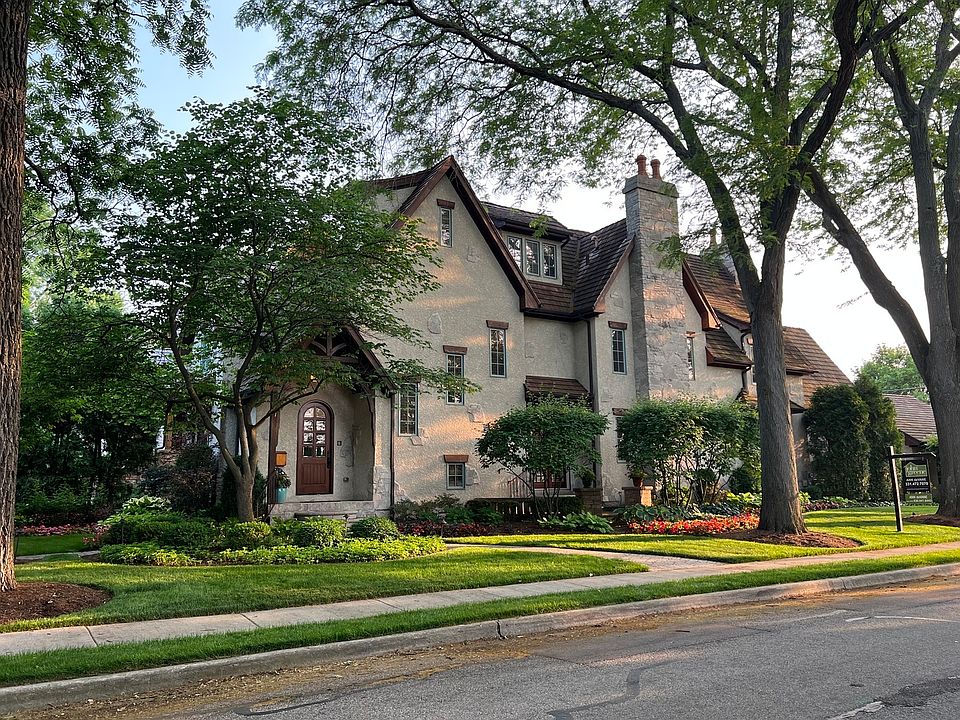 527 N Center St, Naperville, IL 60563 Zillow