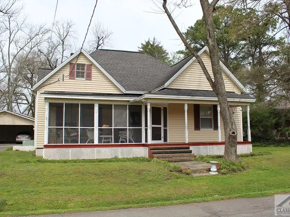 106 Bowers St, Royston, GA 30662