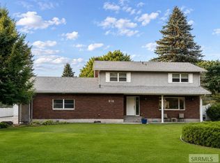 210 Sunny Heights Ln, Idaho Falls, ID 83402