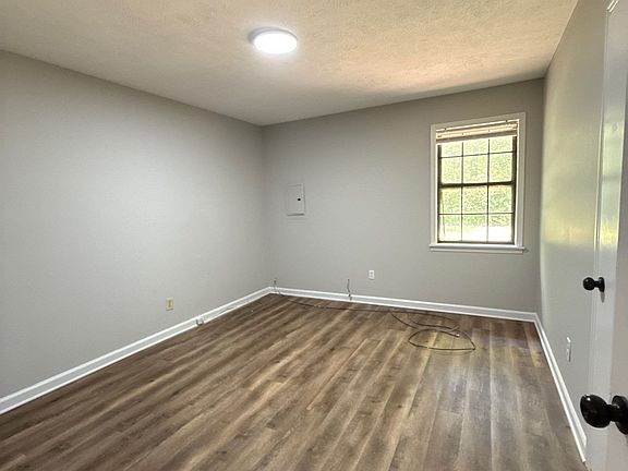 4th image of 319 N Bond Ave
