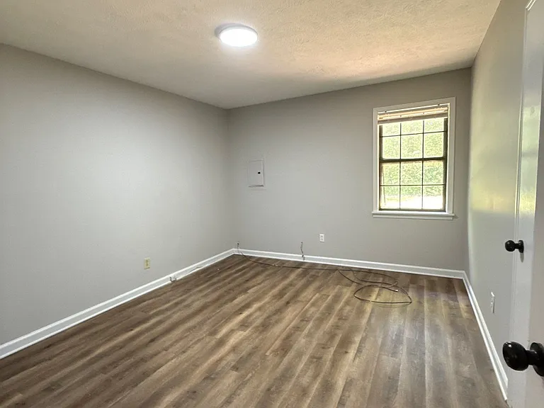 319 N Bond Ave — Photo 5