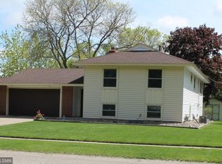 976 Baldwin Dr, Apple Valley, MN 55124