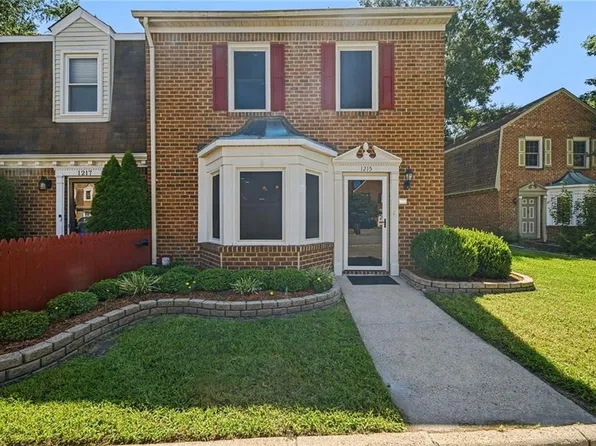 1215 Cedar Mill Sq, Chesapeake, VA 23320