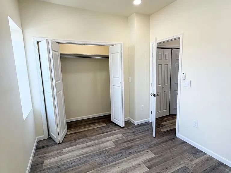 240 W Ontario St #2 — Photo 10