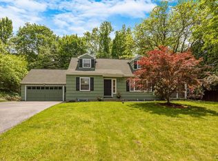 319 Southfield Dr, Fayetteville, NY 13066