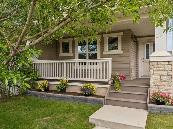 218 W Kingsbridge Rd SE, Airdrie, AB T4A 0M4