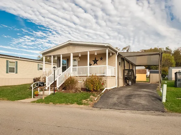 31 Hilltop Dr, Finleyville, PA 15332