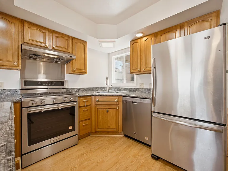 521-523 Taraval St #521 — Photo 3