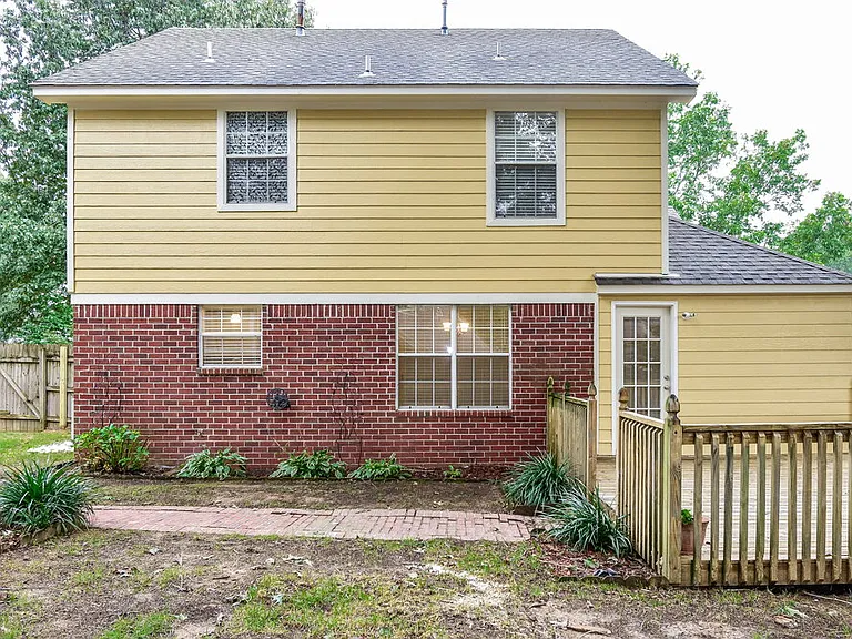 5885 Southridge Dr — Photo 14