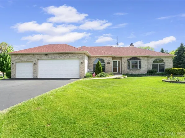 46W306 Woodview Pkwy, Hampshire, IL 60140