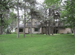 2 Circle Pines St, Morris, MN 56267