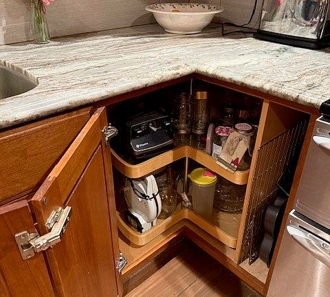 4th image of 4151 Gertrude St