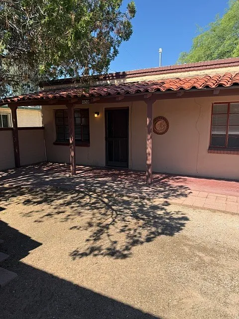 Studio, 1.0 bath, 400 sqft, $750 — Photo 3
