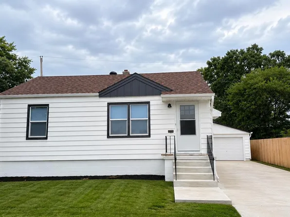 4916 S 41st St, Omaha, NE 68107