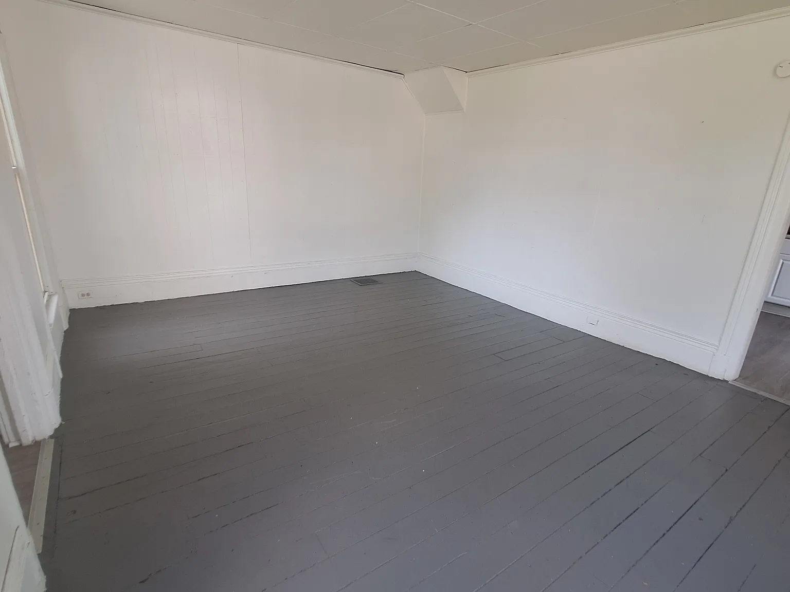 1 bed, 900 sqft, $800 — Photo 2