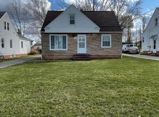 15812 Rockside Rd, Maple Heights, OH 44137