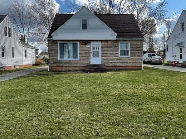 15812 Rockside Rd, Maple Heights, OH 44137