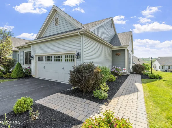 25 St Marks Square, Slingerlands, NY 12159