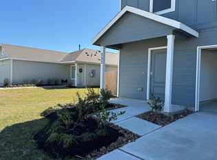 232 Dallas Dr, Angleton, TX 77515
