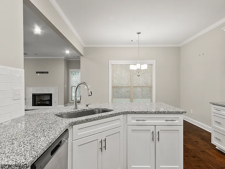 4200 Churchill Ln — Photo 21