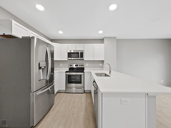 5th image of 606 Cottonwood Ave