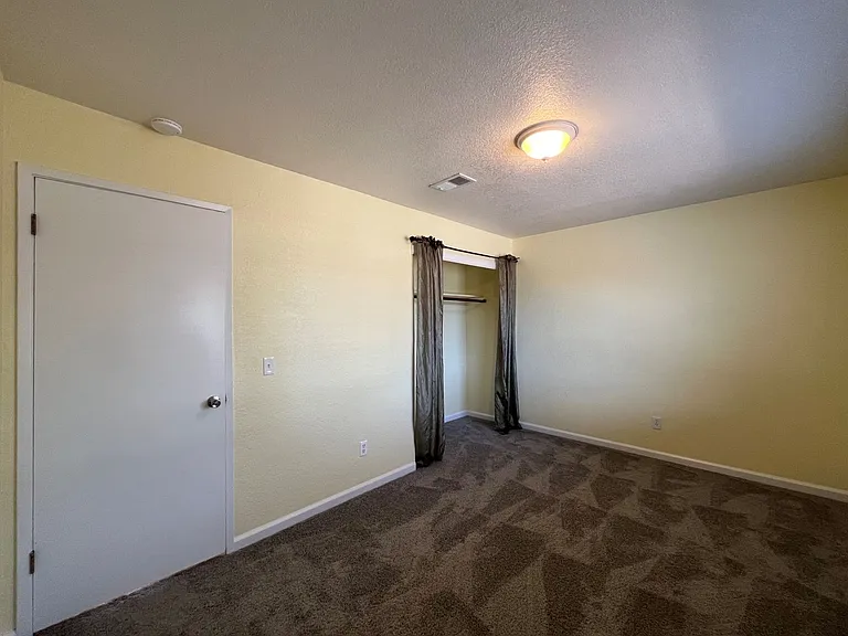 575 Bonnie Ave — Photo 22