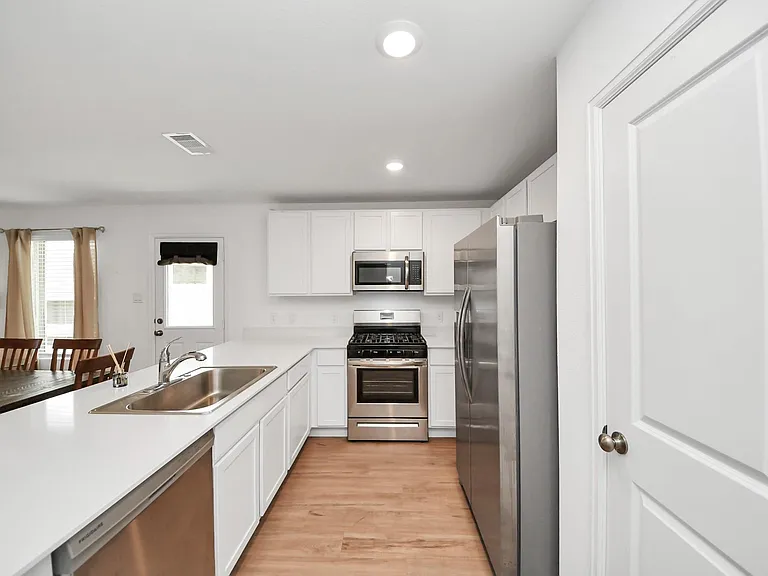 9206 Burnet Fields Dr — Photo 34