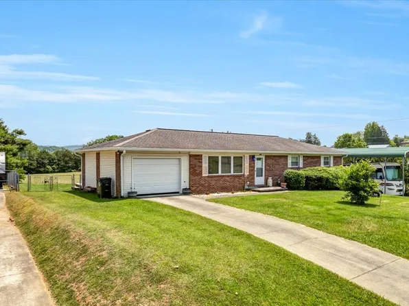 2546 Montcastle Dr, Morristown, TN 37814