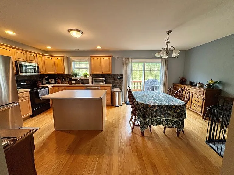 330 Weatherstone Dr — Photo 10