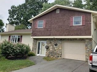 202 Mount Hope Rd, Somerset, MA 02726