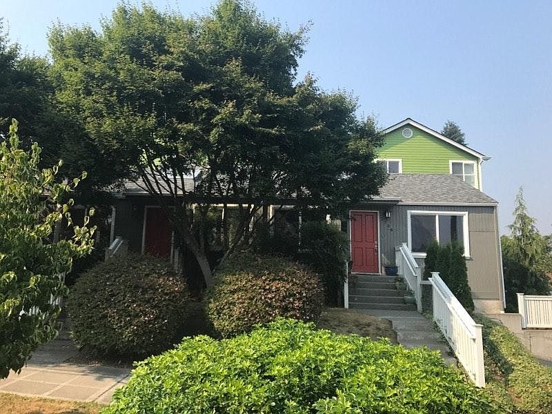 Vintage Townhouse in Madison Valley