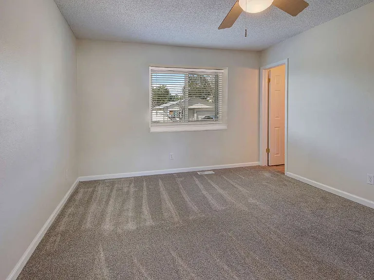 7490 Churchwood Cir — Photo 15