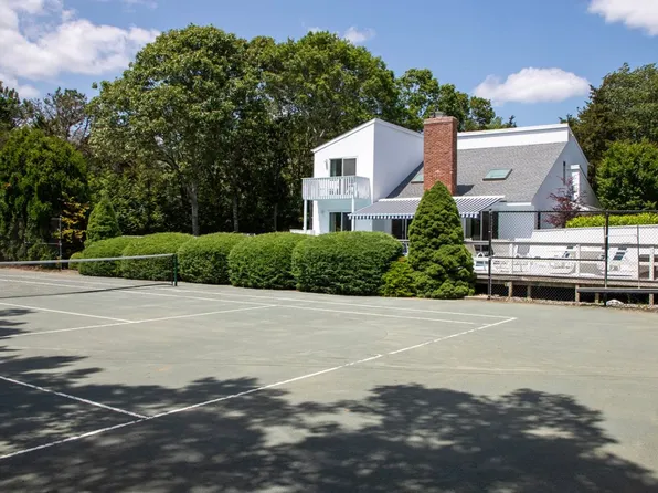 5 Cedarfield Ln, Westhampton, NY 11977