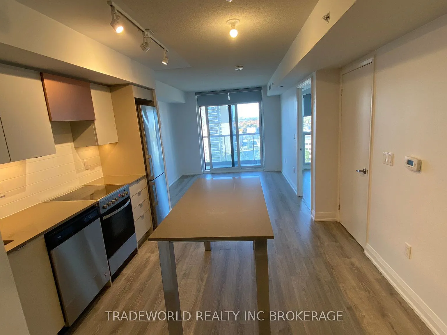 2 bed, $2,500 — Photo 3