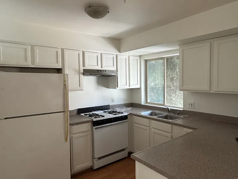 1318 16th St #101 — Photo 11