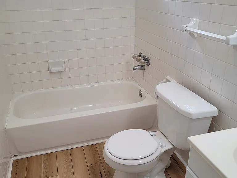 448 W Railroad Ave — Photo 8