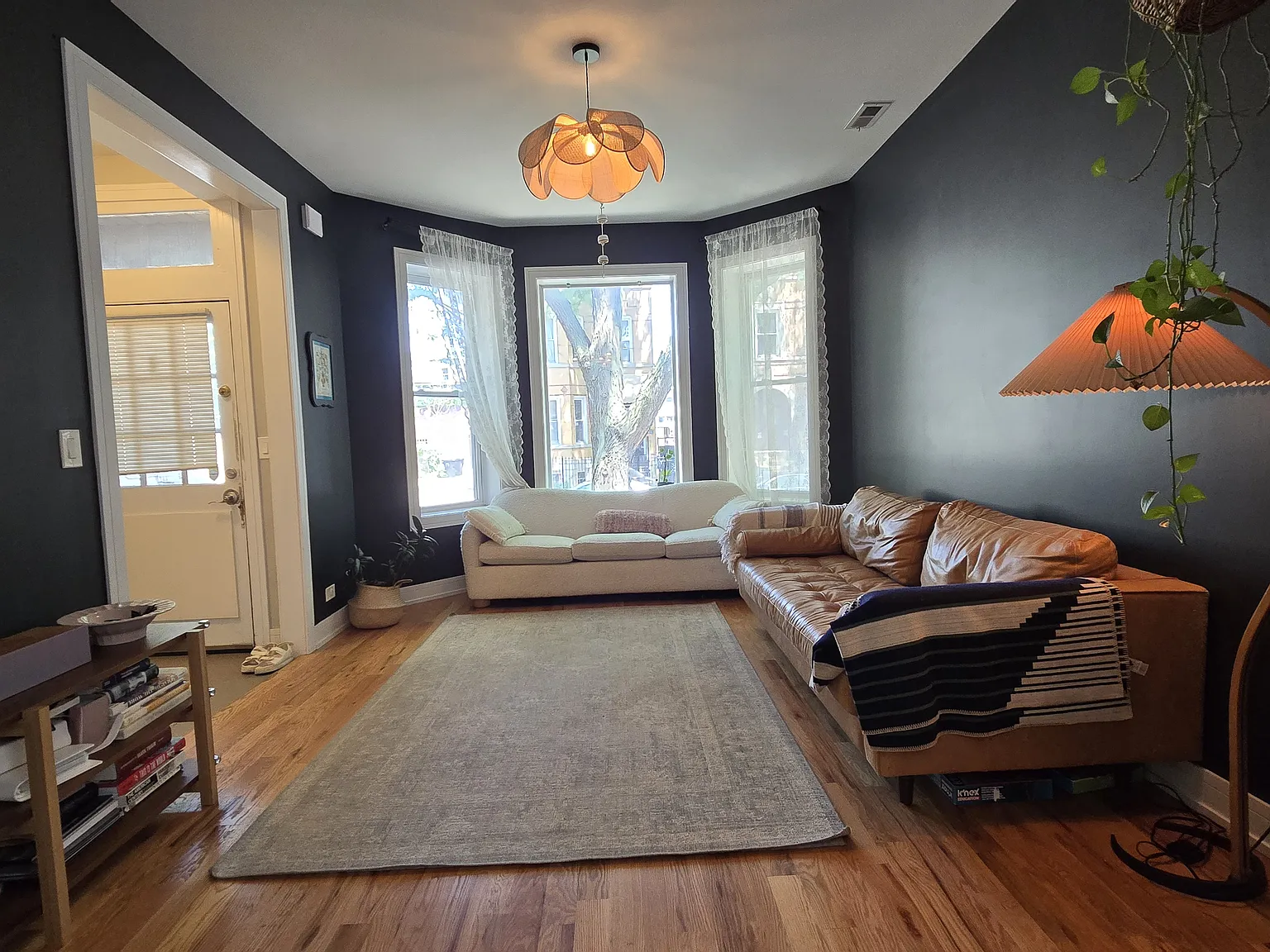 3 bed, 1300 sqft, $2,995 — Photo 4