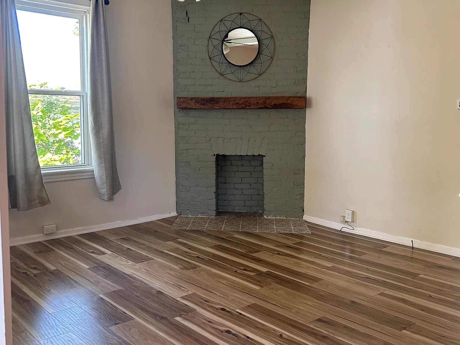 2 bed, 1253 sqft, $1,900 — Photo 3
