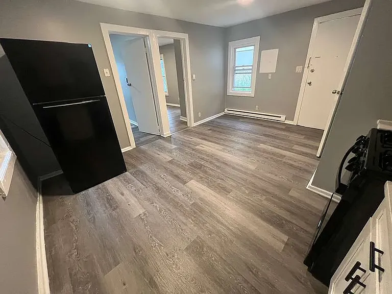 94 Spruce St #1R — Photo 6