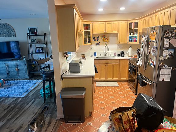 Kitchen-new dishwasher and stove with air fryer, new countertops.