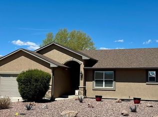 2321 Meadowlark Ln, Pueblo, CO 81008