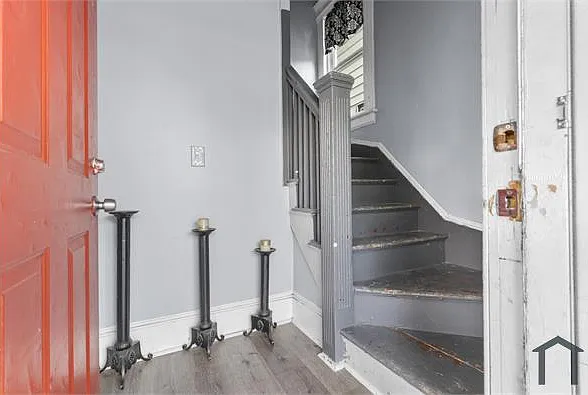 565 Carroll Ave #1 — Photo 4