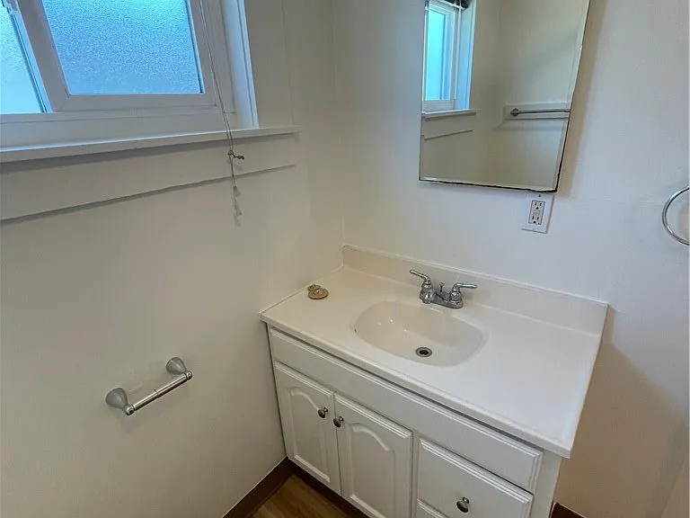 421 N Euclid Ave — Photo 12