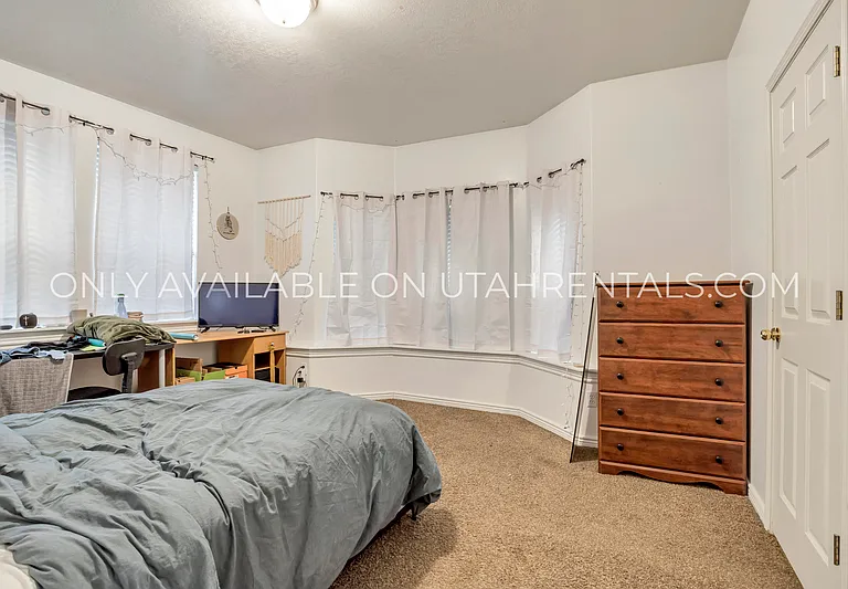 455 Belmont Pl #164-2 — Photo 18